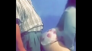 Travesti Cassandra culona haciendo twerking por wheezles pija de su vecino maduro